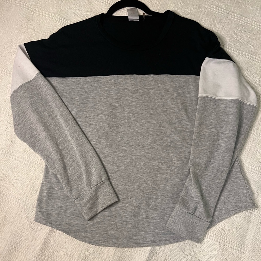 JUNIORS oversized block colors, lightweight sweat shirt, size XL/15-17